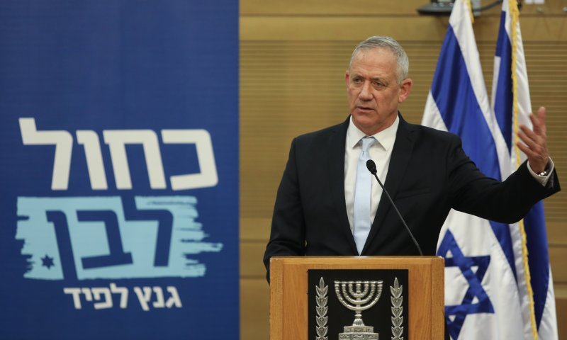 גנץ: "חוק החסינות הוא שוחד פוליטי, תעצור את זה"