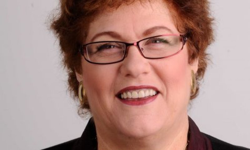 "משרד הכלכלה מעדיף חרדים על זוגות צעירים"