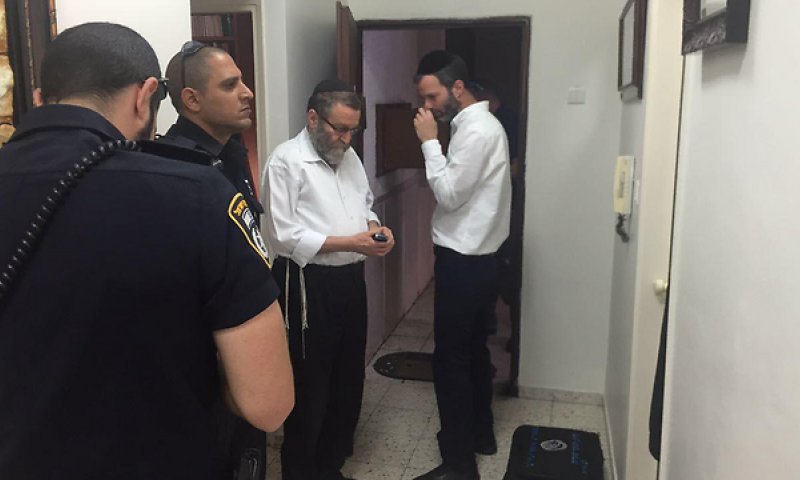 הדלת הושחתה, גפני לא הצליח לצאת מהבית