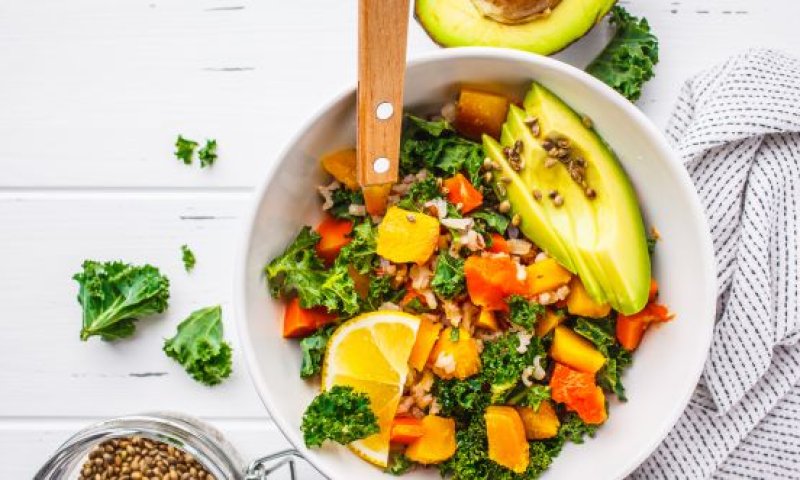 טעים ומשביע: מתכון לסלט שיעניק לכם חורף בריא