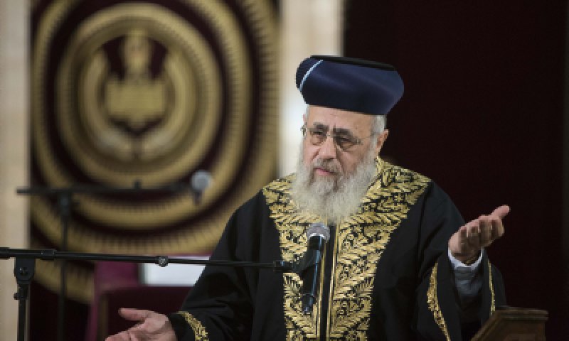 "לומד מחיבוריו ההלכתיים של הרב שטרן"