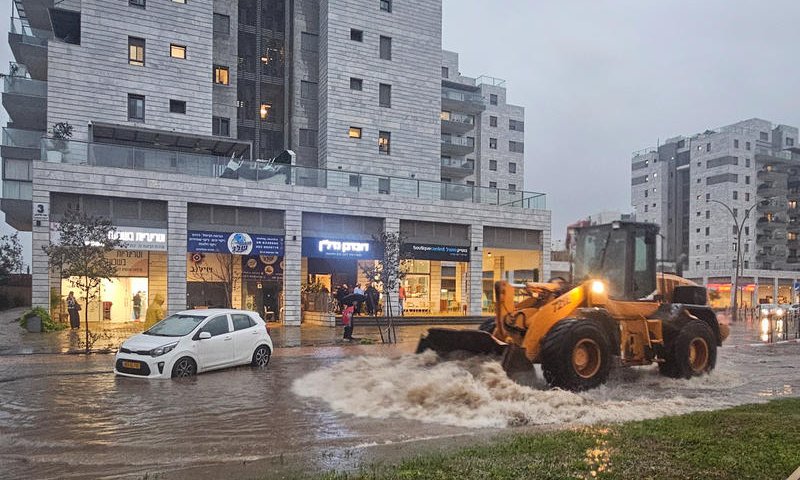 עיר ראשונה בהודעה דרמטית לתושבים: "לא לצאת מהבתים"
