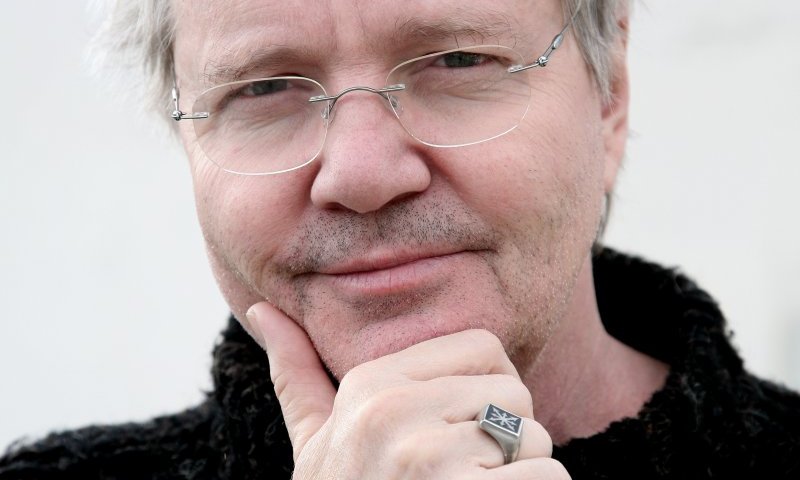 אלון אולארצ'יק חושף את שני ילדיו בשיר: "תהיה ילד"