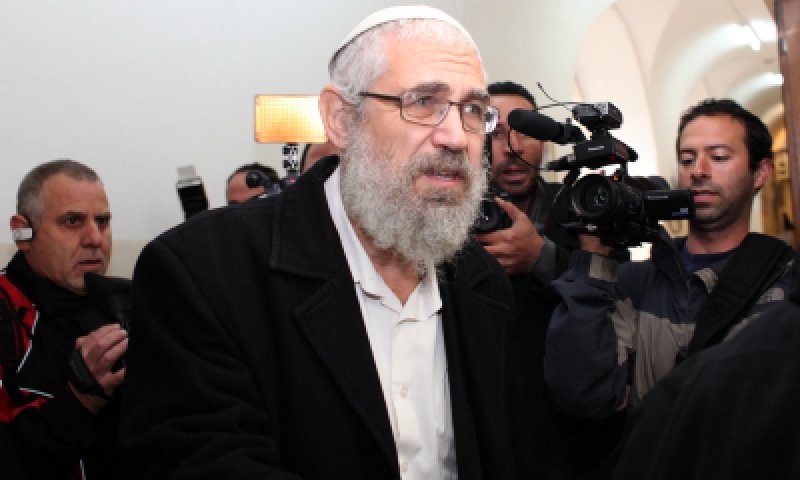 תפנית במשפט הרב אלון: כתב האישום נגדו קוצץ בחצי