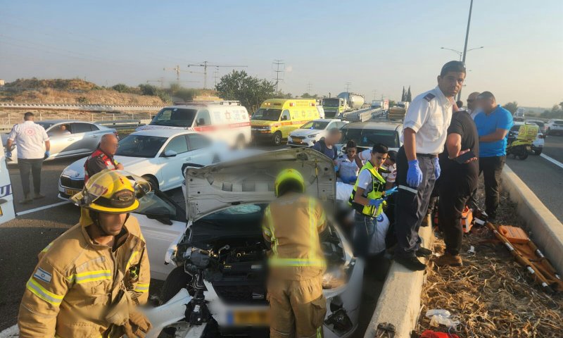 אישה נפצעה באורח אנוש בתאונת דרכים בכביש 6