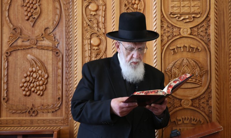 "לעשות עוד מניין גברים על חשבון עזרת הנשים"