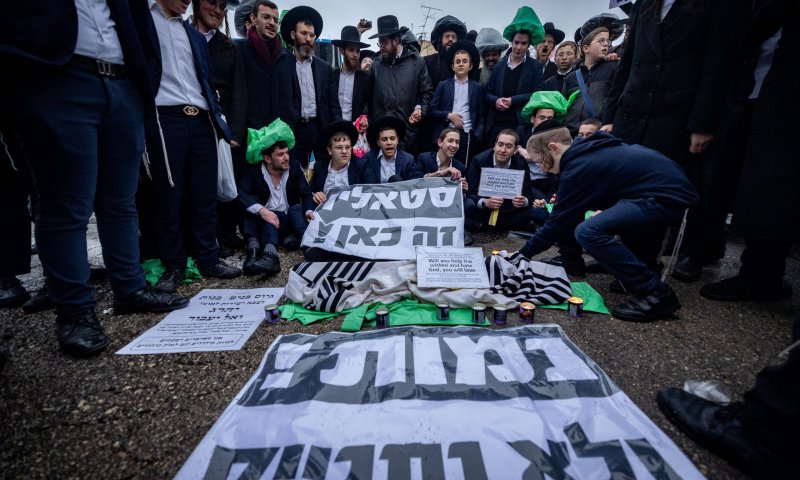 אלה שחוסמים כביש, לא יודעים שהם בסכנה קיומית?