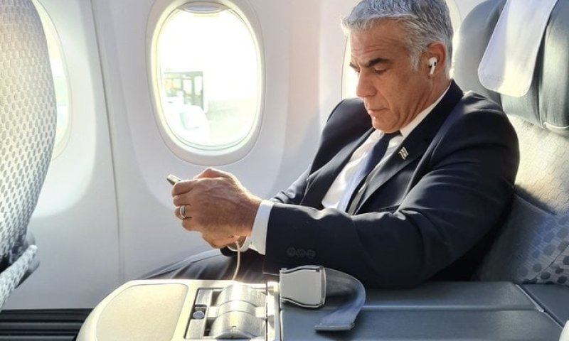 בפעם הראשונה: לפיד יצא מחר לביקור מדיני בבחריין