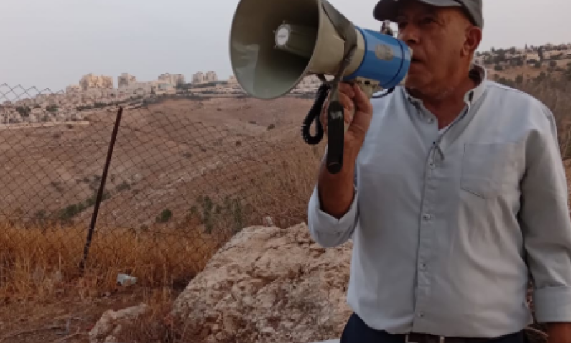 ראש המפלגה הסרוג שובת רעב מול בתי רבני הציונות הדתית