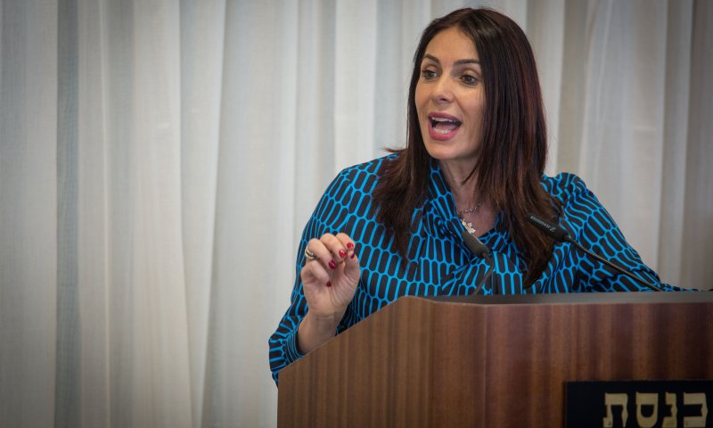 המלחמה החדשה של רגב: המילה 'שולה'