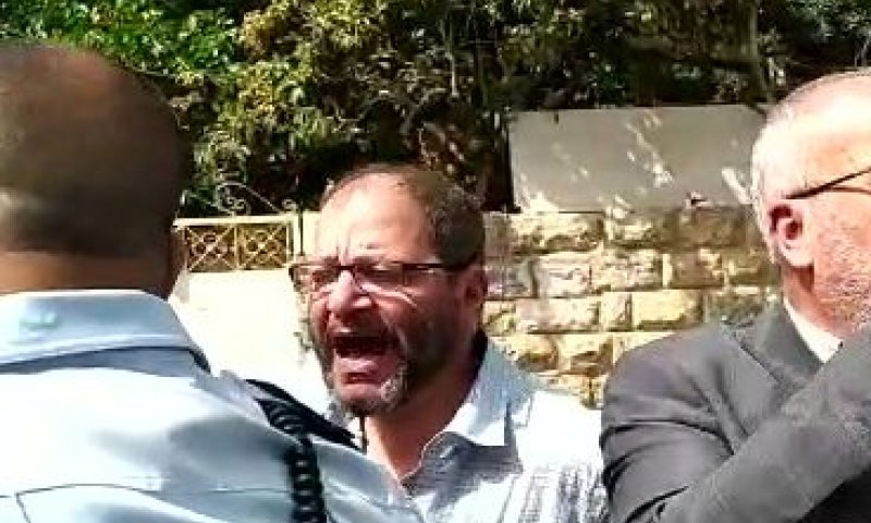 צפו: כסיף וטיבי צועקים: "עופו מפה, זבלים"