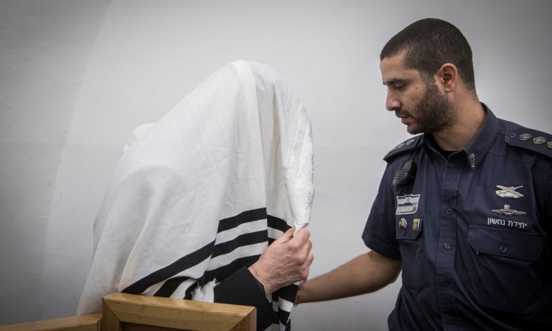 העליון נגד ה'רב' מבני ברק: פגע בערכים דתיים