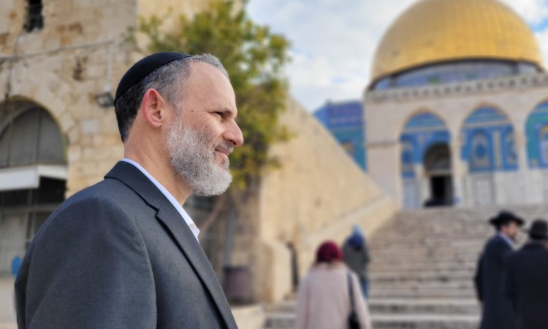 ראש ישיבת מחניים התפלל לראשונה בהר הבית