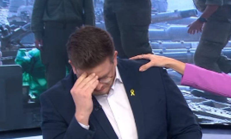 מגיש חדשות 13 התפרק מבכי בשידור. צפו