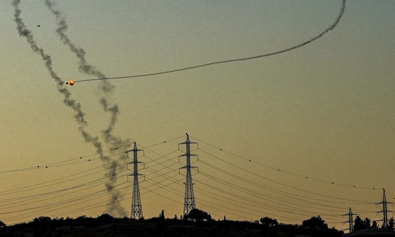 קרבות בצפון: 30 שיגורים לגליל, צה"ל תקף מבנה צבאי בלבנון