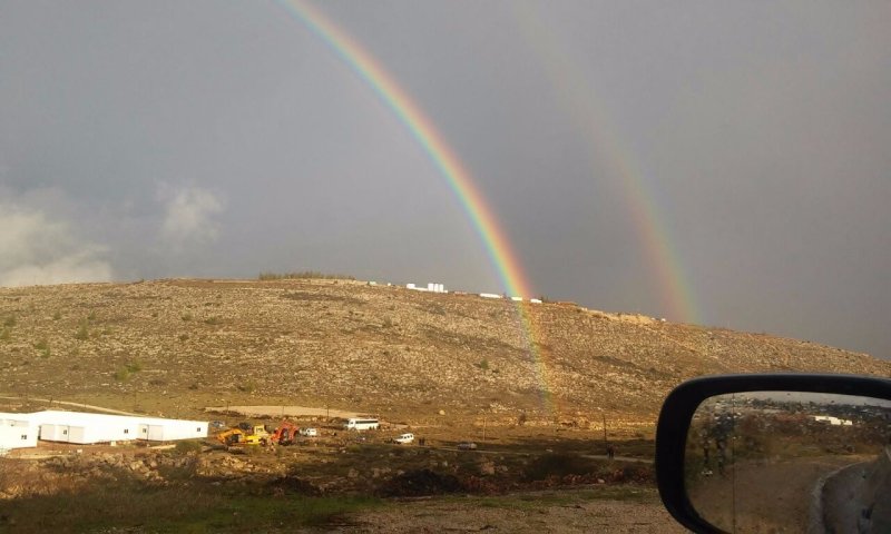 תמונת היום: קשת מרהיבה בעמונה