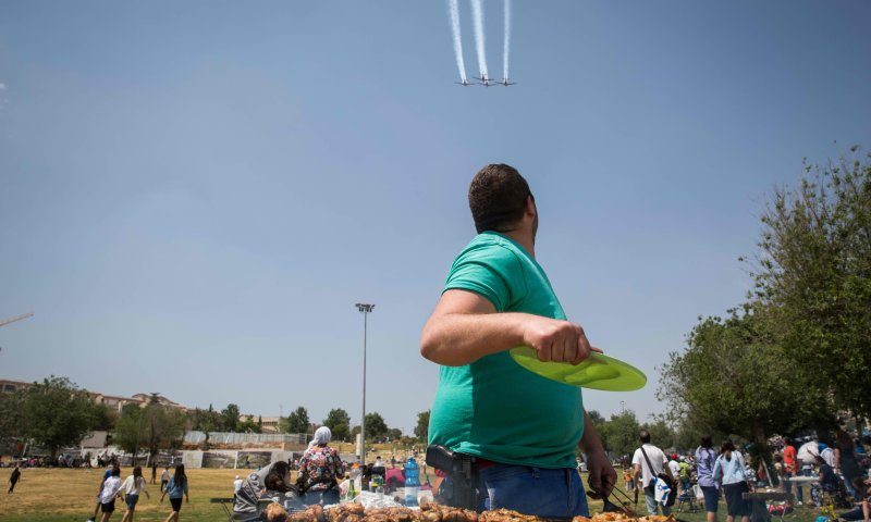 המדריך למנפנף: טיפים ומתכונים לחגיגות ה-70