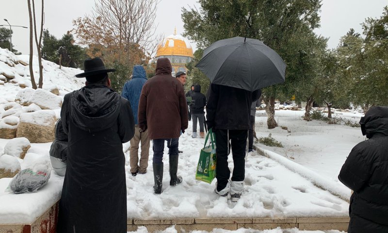 גם בשלג: תפילת שחרית וברכת כהנים בהר הבית