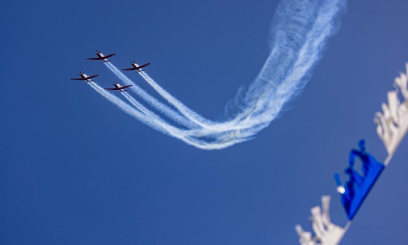 צאו לראות ראשונים: שעות החזרות למטס חיל האוויר