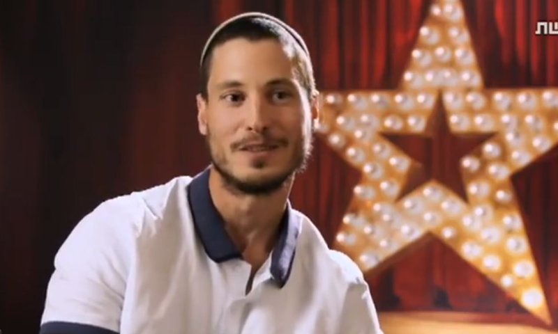 מחפש שידוך: המתופף הדתי שכבש את המסך&bull;צפו