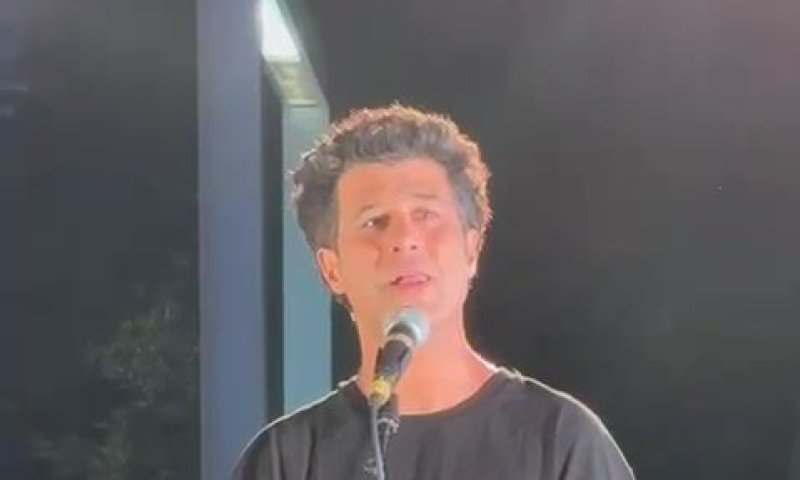 צפו: מאה שחקנים בתפילה לשחרור החטופים