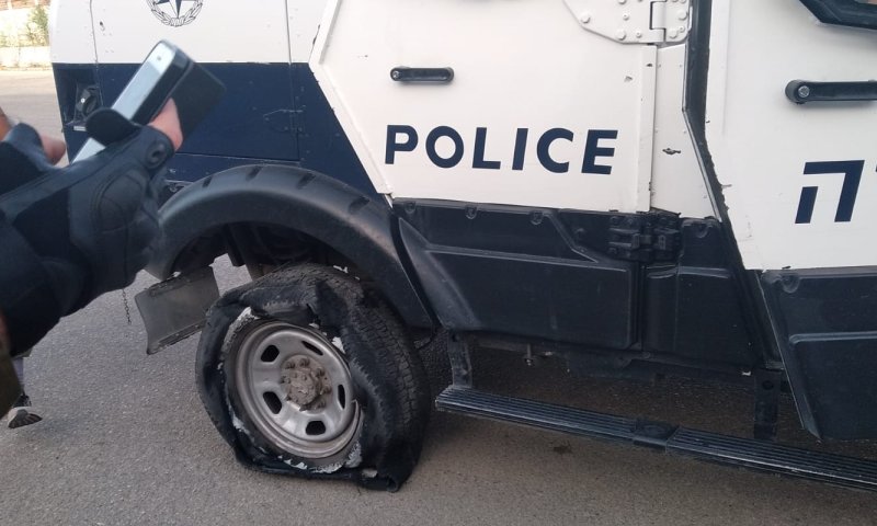 לאחר עימות קשה: רעולי פנים תקפו שוטרים ביצהר