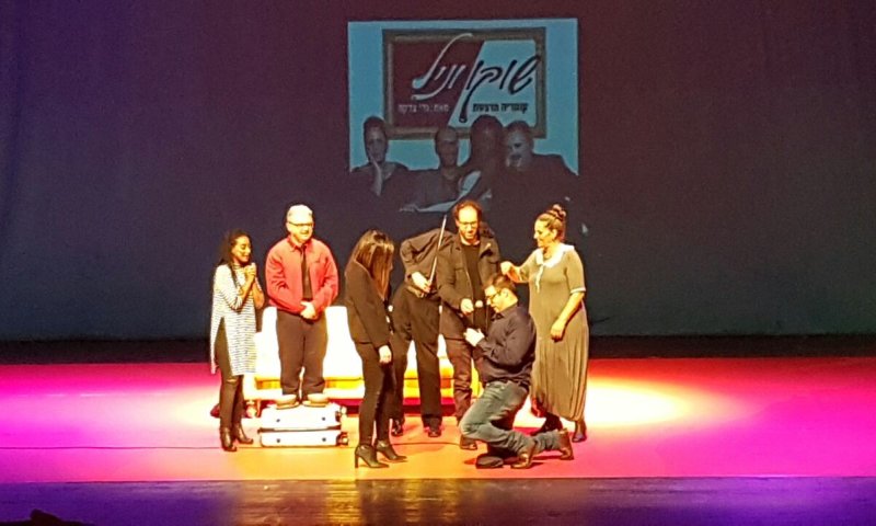 צפו: אורן חזן מציע נישואים לחברתו רינת