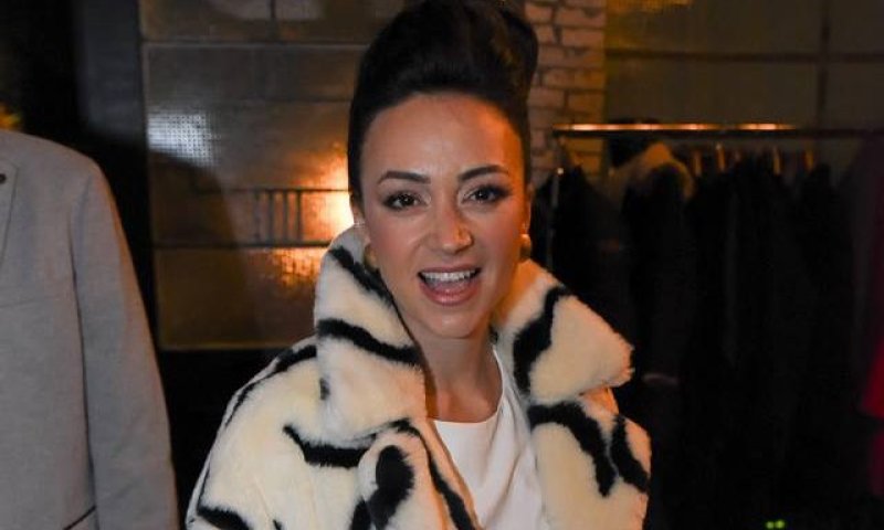 אחות לרש"י: השחקנית נלי תגר ילדה בת