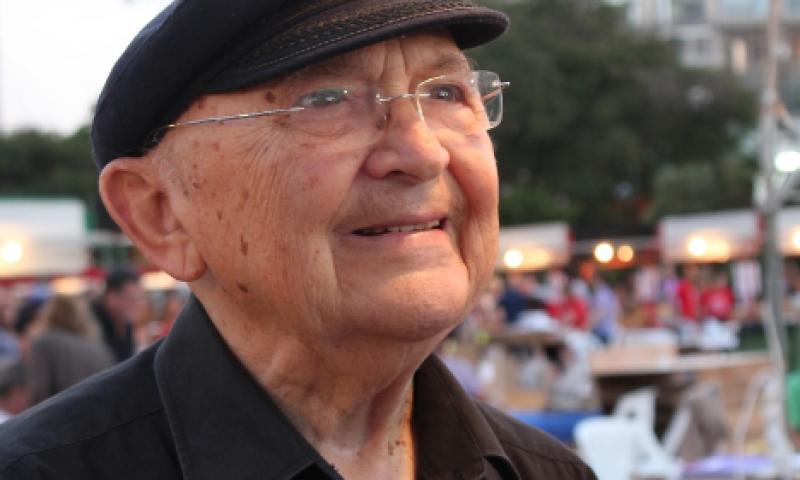 ברוך דיין האמת &bull; בגיל 85: אהרן אפלפלד הלך לעולמו