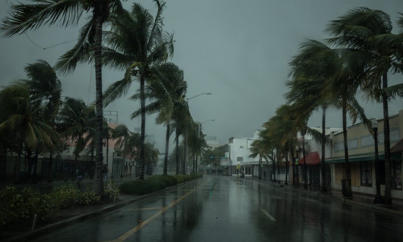 הוריקן איאן מכה בפלורידה. התחזית: קטסטרופה | שידור חי