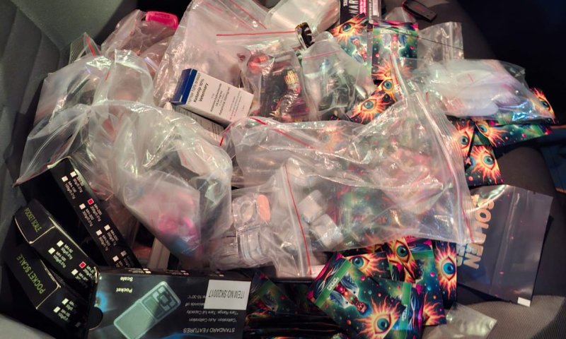 "קריסטל" ופטריות הזיה: סוחר סמים נתפס בגוש דן | תיעוד