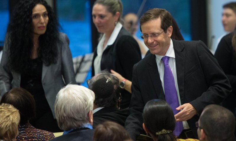 בדרך לממשלת אחדות: זה מה שהרצוג קיבל בתמורה