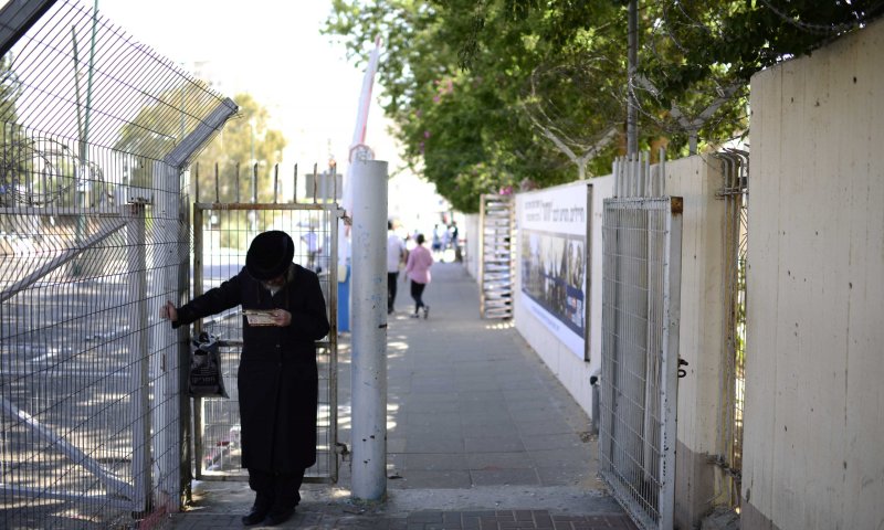 הכניסה למחנה תל השומר נחסמה בגלל נפל מרגמה