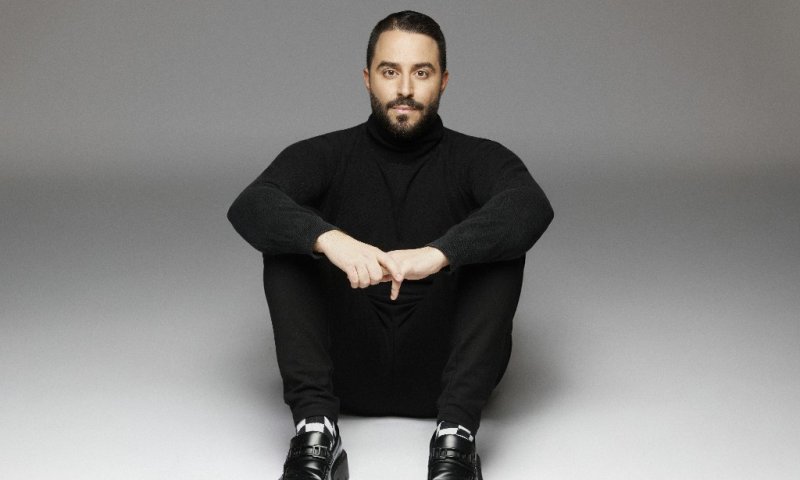 רגע לפני אלול: הזמר הסרוג בשיר חדש