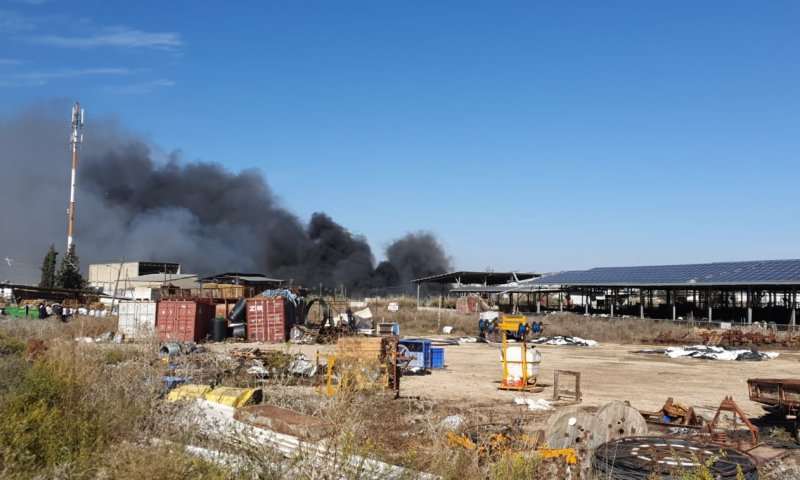שריפות בכל הארץ: בברקן נפגעו 4 משאיפת עשן
