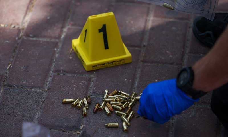 הפיגוע במעלה אדומים: פצוע קשה עדיין מורדם