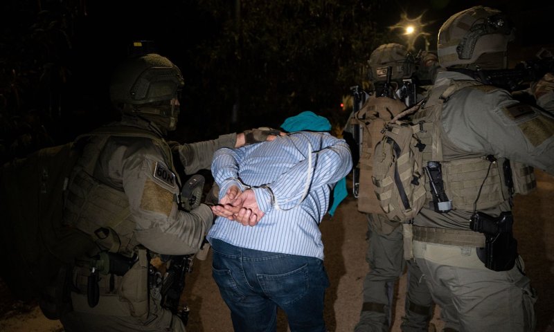 שלושה מחבלים נעצרו בשומרון, אחד מהם ניסה לברוח ונורה