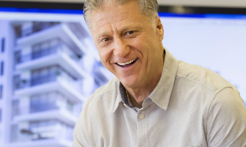 האזינו: מיקי ברקוביץ מקבל את הבשורה על פרס ישראל