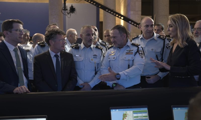 ישראל בוחרת: המפכ"ל הגיע לכנסת