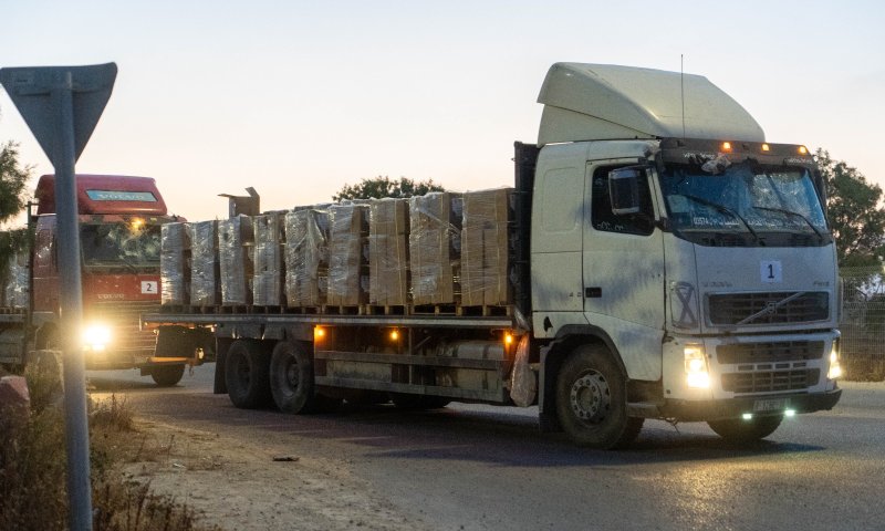 באישור הקבינט: משאיות מזון הוכנסו לצפון הרצועה