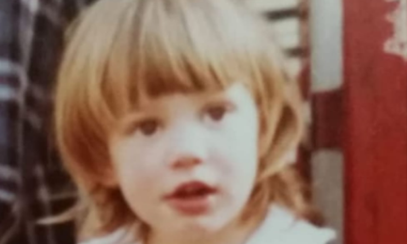 #גיל שלוש: מזהים מי הילדה המפורסמת בתמונה?