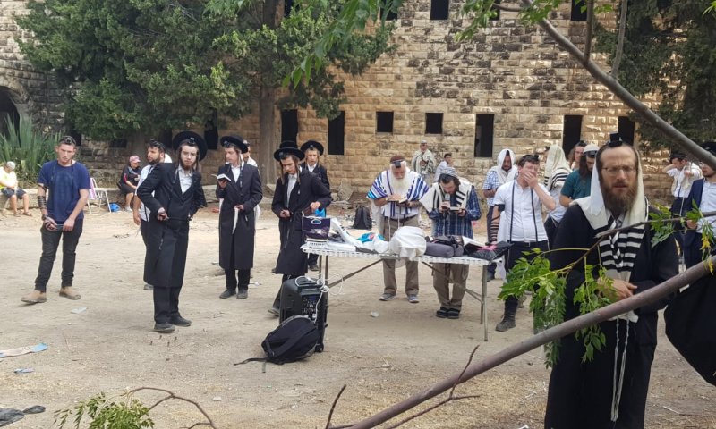 18 שנה אחרי הגירוש: תפילת שחרית בישוב שאנור