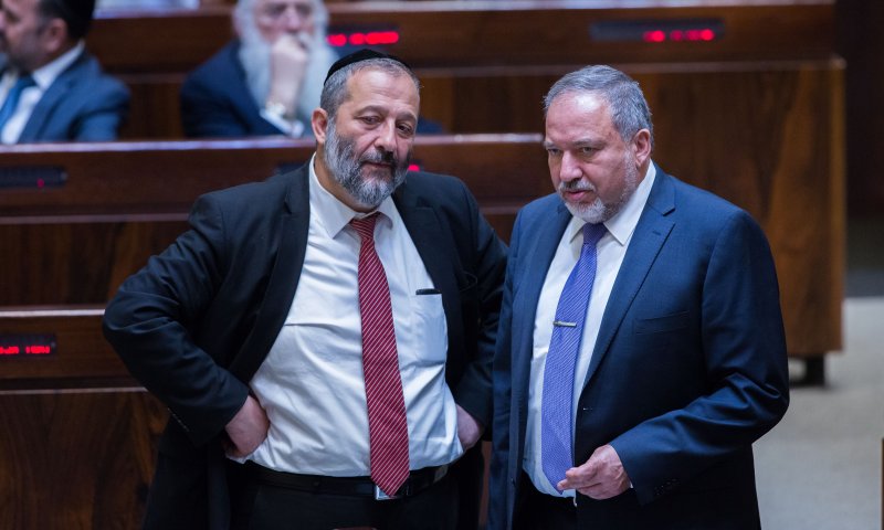 המהלך האנטי חרדי של ליברמן יגדיל את גוש הימין