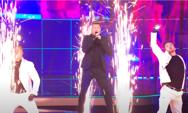 רגע לפני התחרות: מתמודד באירוויזיון נכנס לבידוד