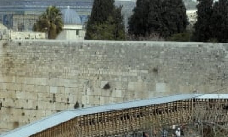 אריה אלדד ואורי אריאל ינסו לפרוץ להר הבית