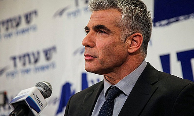 לפיד מאיים: בלי שוויון בנטל, הממשלה תתפרק