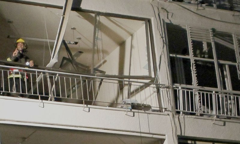 תל-אביב: גג בניין קרס, אדם נהרג