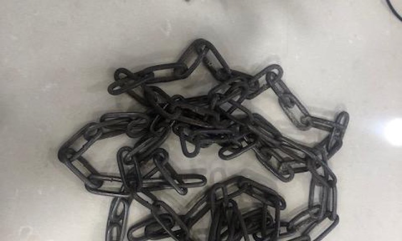 הוכתה קשות על ידי משפחתה בגלל קשר עם גבר