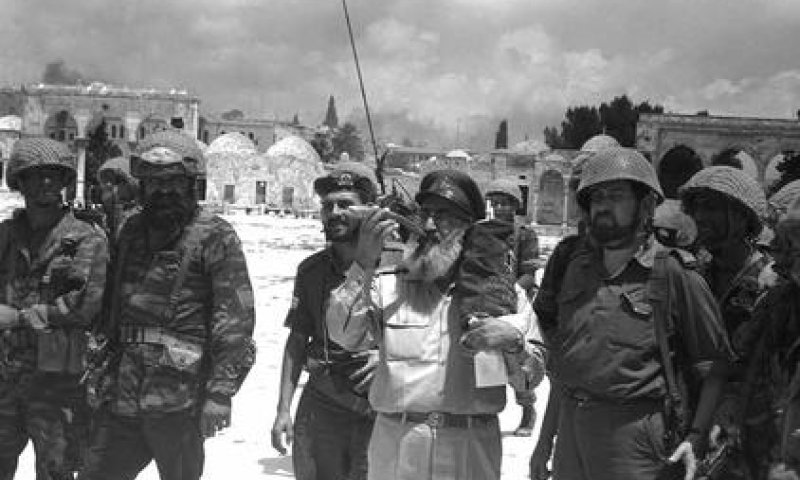 שבוע החמ"ד: פורצים עם הרב גורן לכותל המערבי