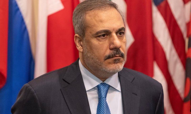 דיווח: שר החוץ הטורקי ייפגש עם הנהגת חמאס